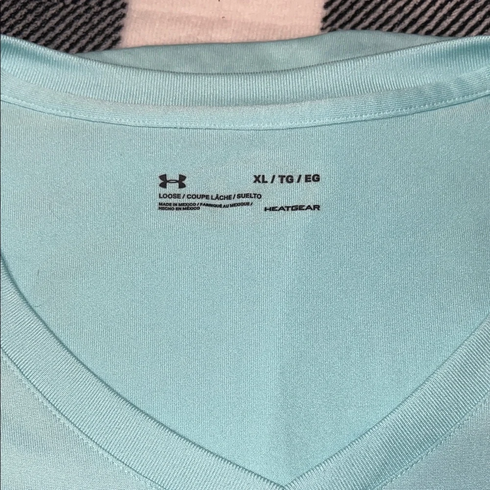 Under Armour Shirt Bundle - Picture 5 of 10